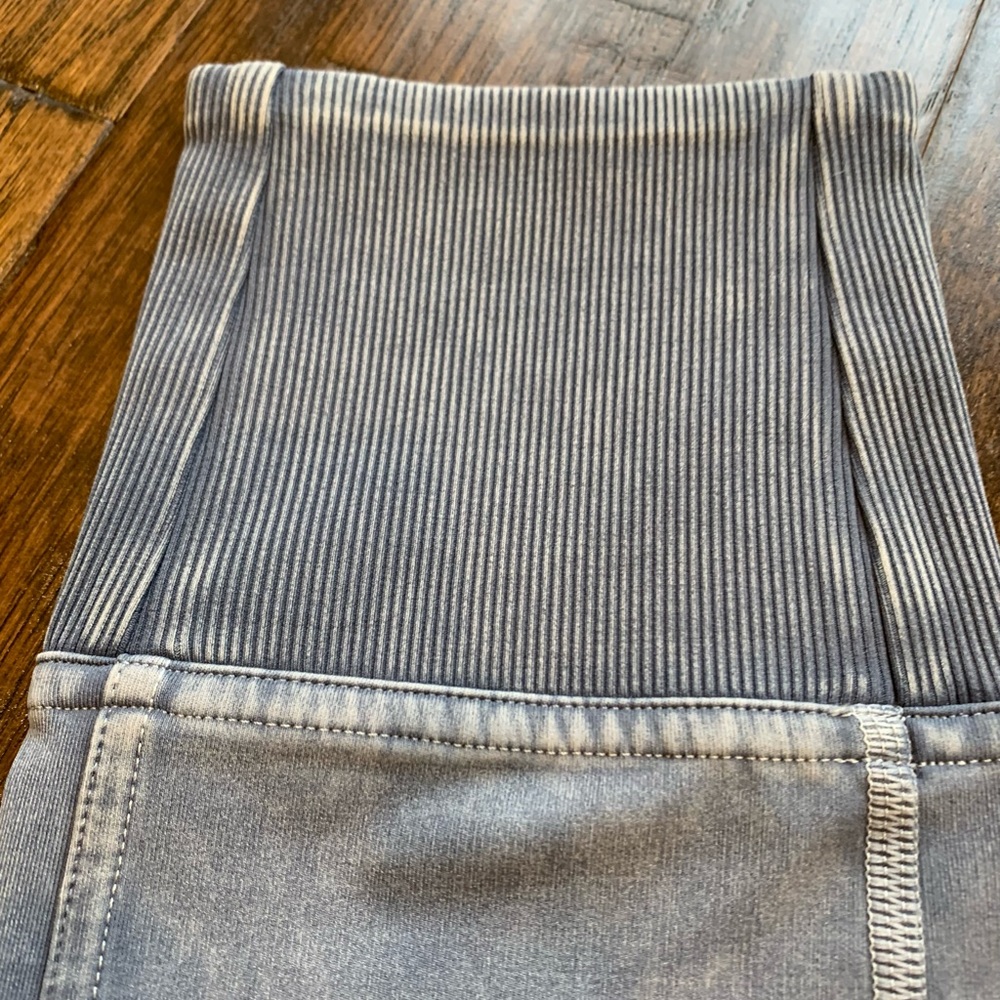 Lululemon Wunder Under Ribbed Legging - Picture 4 of 6